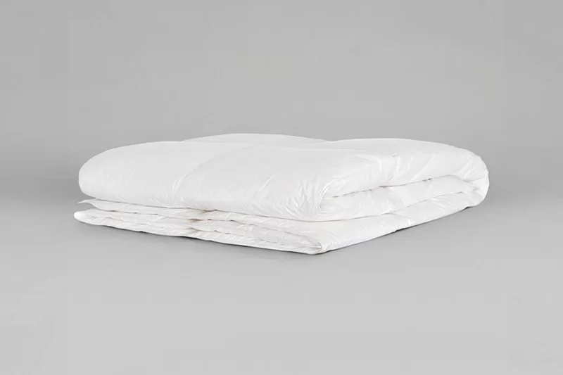 Couette temp&eacute;r&eacute;e en duvet naturel Pyrenex Papeete Plus